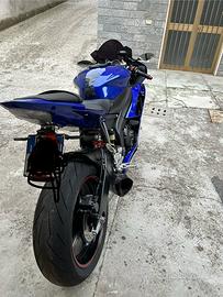 Yamaha R6