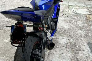 Yamaha R6