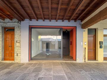 NEGOZIO A CASTELLEONE