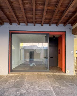 NEGOZIO A CASTELLEONE