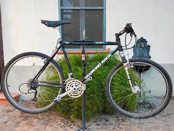 MTB marca DIAMOND BACK modello APEX 26’’