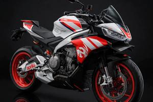 Aprilia Tuono 660 factory 