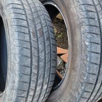Coppia di pneumatici per auto Bridgestone