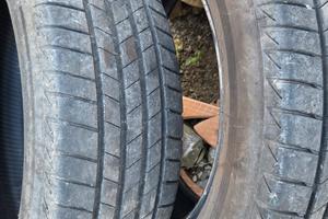 Coppia di pneumatici per auto Bridgestone