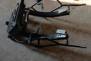 porta valigie con attacco givi Suzuki 