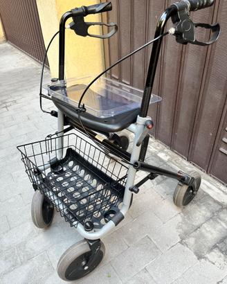Deambulatore a quattro ruote (rollator)