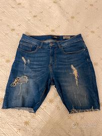 Jeans strappati