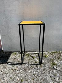 Tavolino alto ferro nero piano giallo e arancio