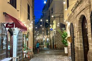 Alghero centro storico su due livelli con terrazza