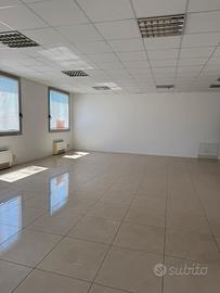 Immobile commerciale openspace 80mq
