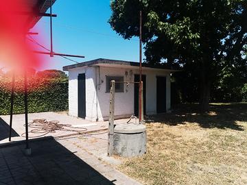 Locale deposito con mq 1000 di giardino