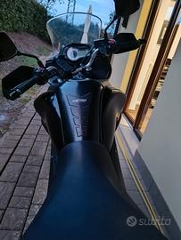 V-Strom DL 650 + Gomme nuovissime + 3 valigie