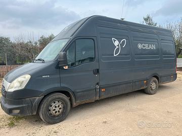 Iveco Daily furgonato passo lungo