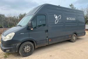 Iveco Daily furgonato passo lungo