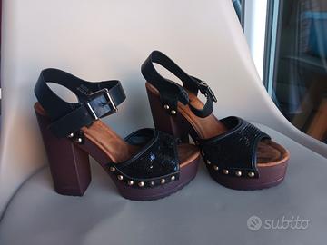 Sandali con zeppa 