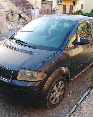 Audi A2   In buono stato  1000€ passaggio compreso