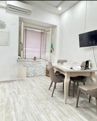 2 LOCALI A NAPOLI