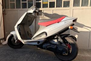 Malaguti Phantom F12 digit 50cc liquido h2o