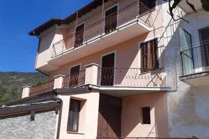 Rustico / Casale di 240 m² con più di 5 locali a P