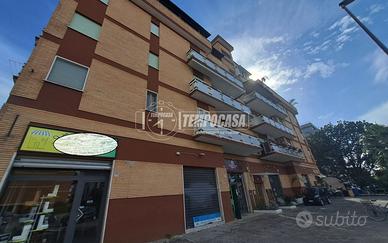 Appartamento buono stato con 2 balconi in Zona Ser