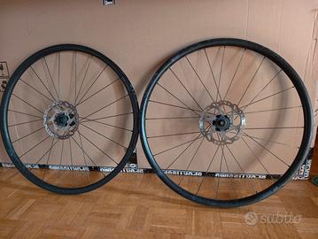 Ruote gravel DT Swiss  con freni a disco 