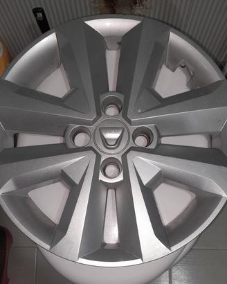 borchia dacia sandero 