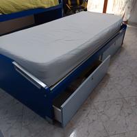 Letto singolo completo di materasso e cassettoni
