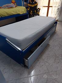 Letto singolo completo di materasso e cassettoni