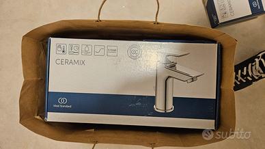 Set lavabo sospeso e rubinetto ceramix