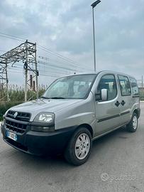 Fiat Doblo con posti