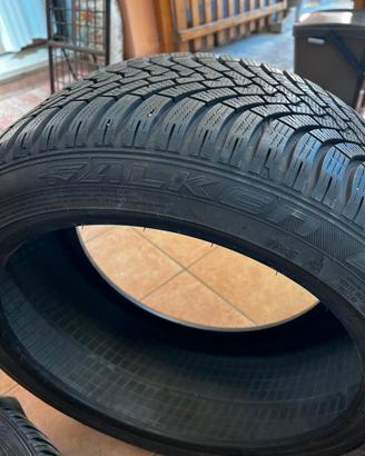 Coppia Gomme Invernali Falken da 19" 225/45 R19