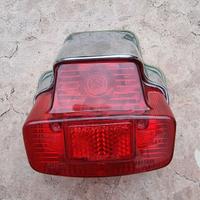 Fanalino posteriore vespa  cromato