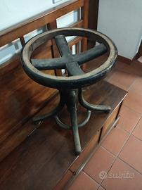 sgabello per pianoforte antico