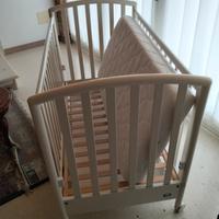 Lettino con sponde + materasso