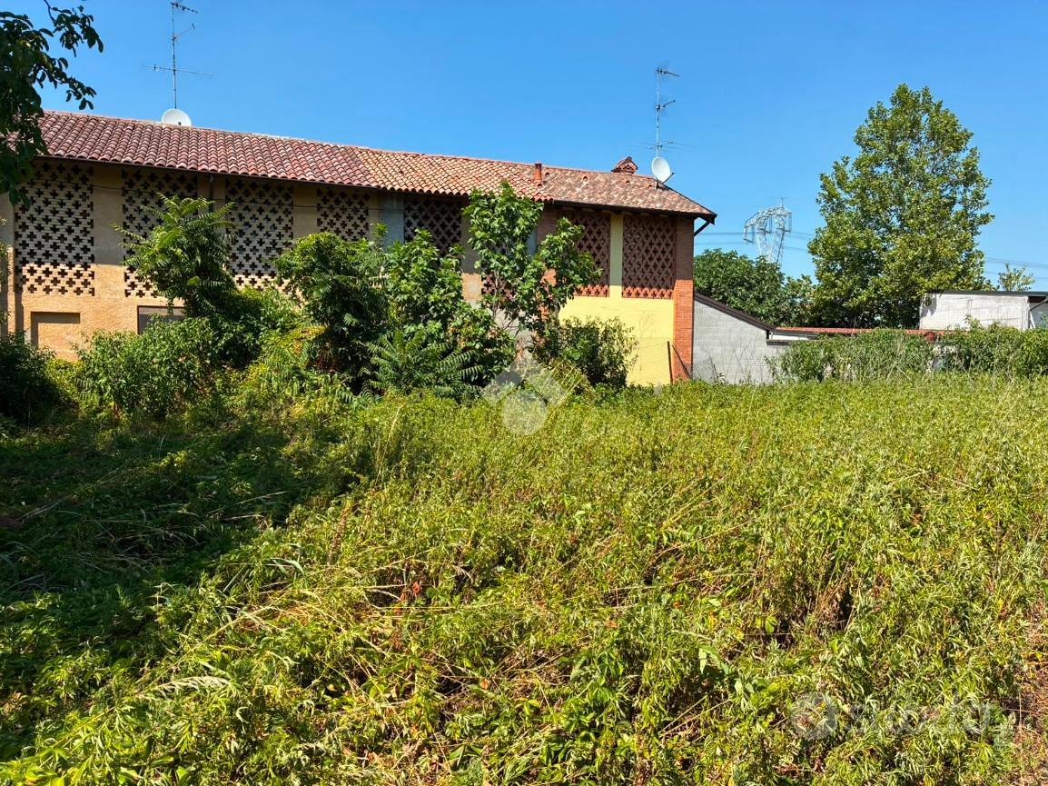TER. RESIDENZIALE A CORBETTA - Vista 4