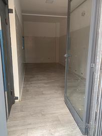 Follonica Cassarello locale commerciale