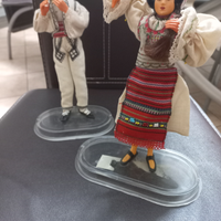 Romania personaggi in costume tipico in stoffa