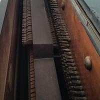 pianoforte a muro