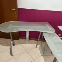 Scrivania porta pc in vetro