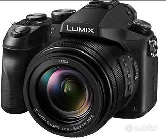 Lumix FZ 2000 + Accessori  - Pari al nuovo