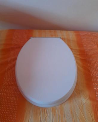 Copriwater per sanitari filomuro regolabile