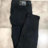 Pantaloni cargo neri Bershka slim, Tasche Laterali