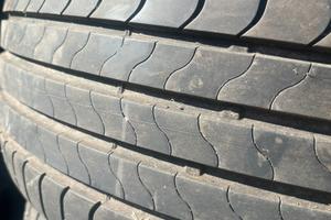 Pneumatici bridgestone 235/45 R18