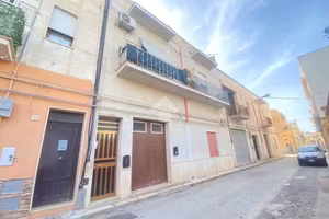 2 LOCALI A MAZARA DEL VALLO