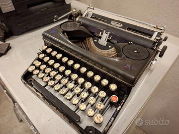 Macchina da scrivere Triumph