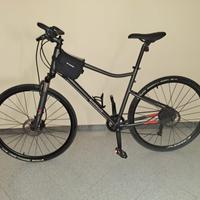 Bici ibrida Trekking Riverside 900 2022