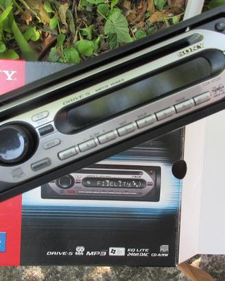 AUTORADIO SONY COME NUOVA CON CASSE E CONFEZIONE