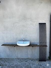 Mobili bagno con radiatore scaldasalviette