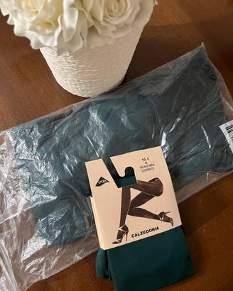 Maglia collo alto Intimissimi e collant Calzedonia