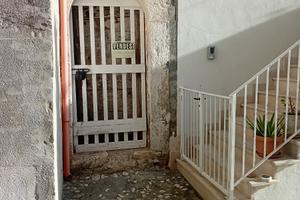 Locale deposito a Cagnano Varano